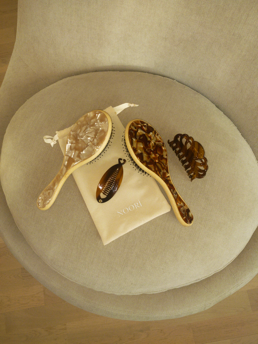 BANANA CLIP IN COFFEE