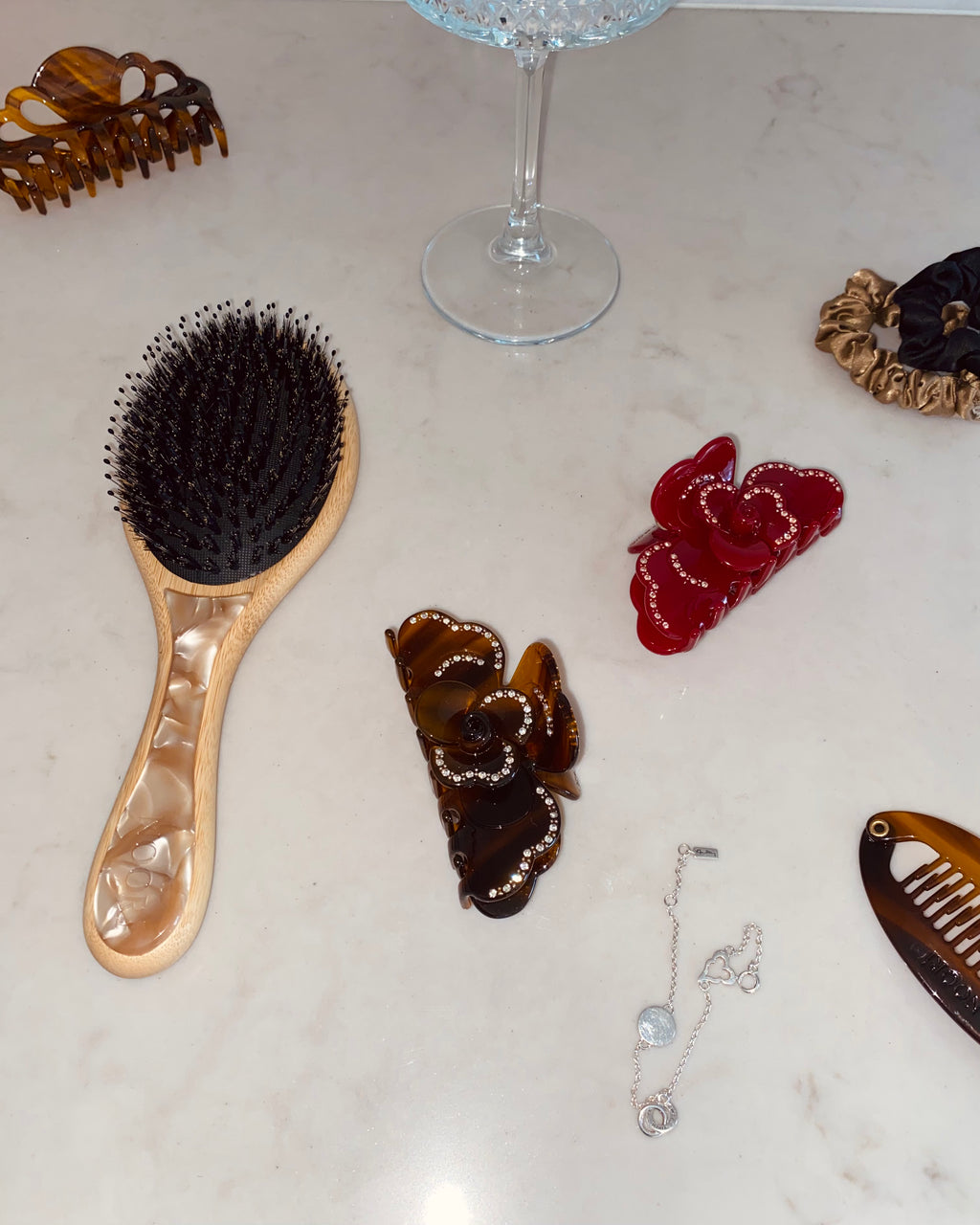 FLOWER CLIP IN COFFEE