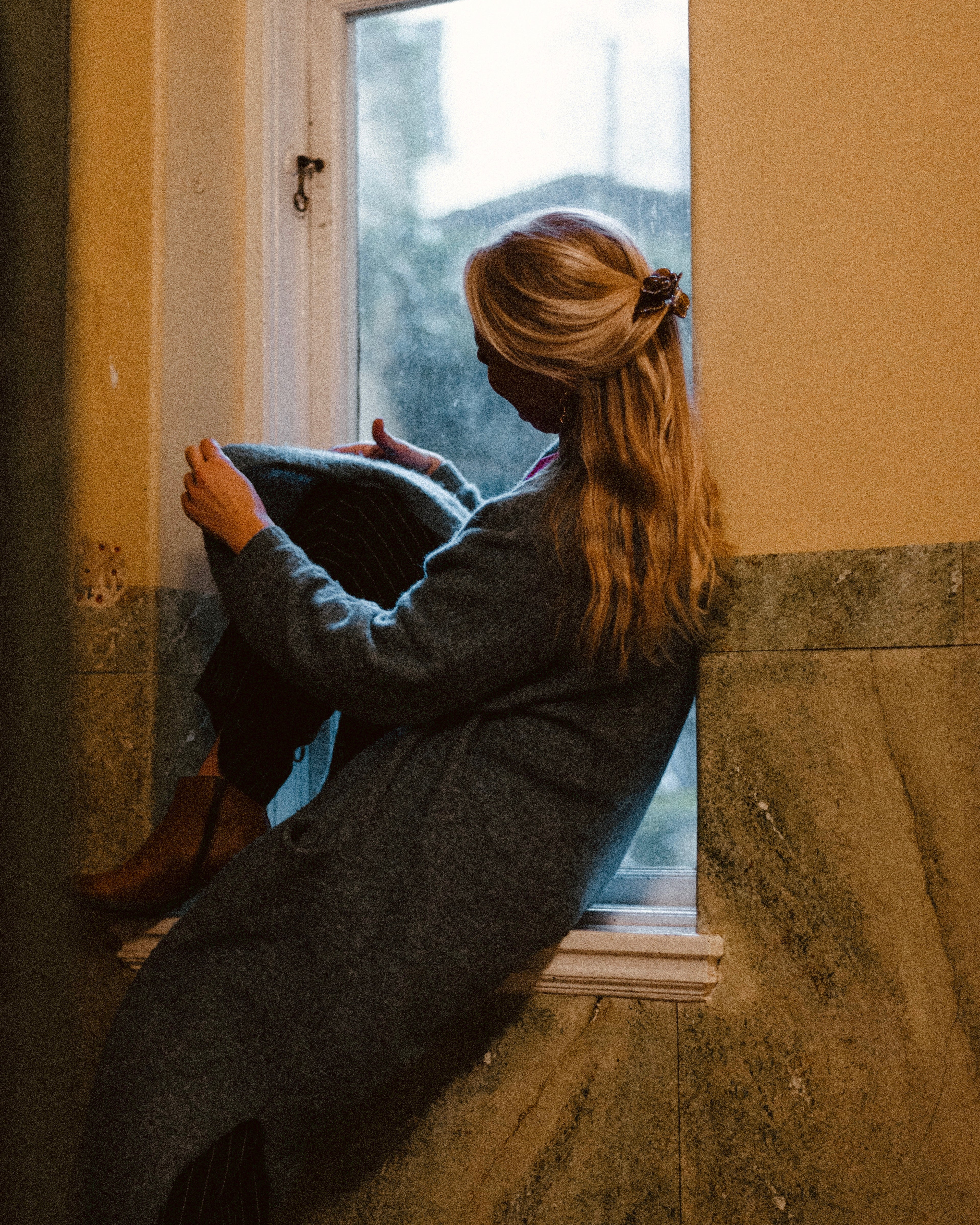 FLOWER CLIP IN COFFEE